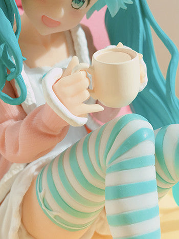 Hatsune Miku Original Casual Wear Ver. Figure Taito Buy