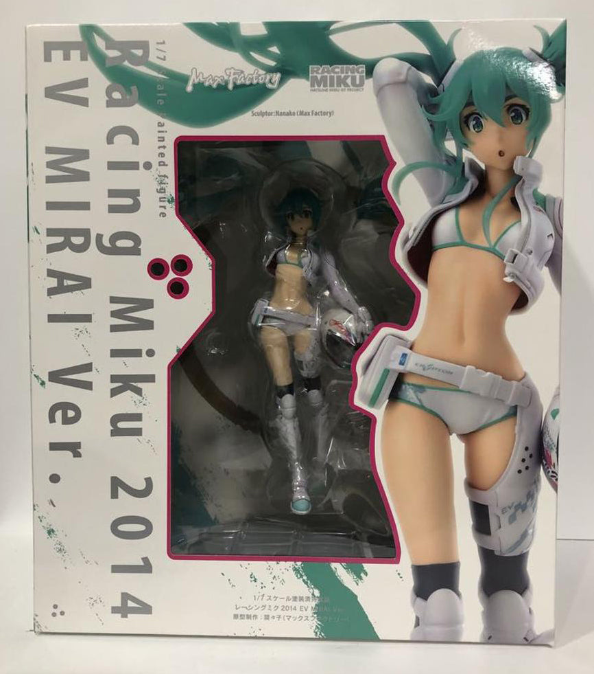 Good Smile Racing Hatsune Miku Racing Miku 2014 EV MIRAI Ver. 1/7 Scale Figure