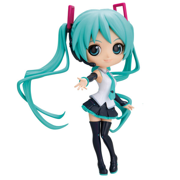 Q Posket V4X STYLE Hatsune Miku Figure