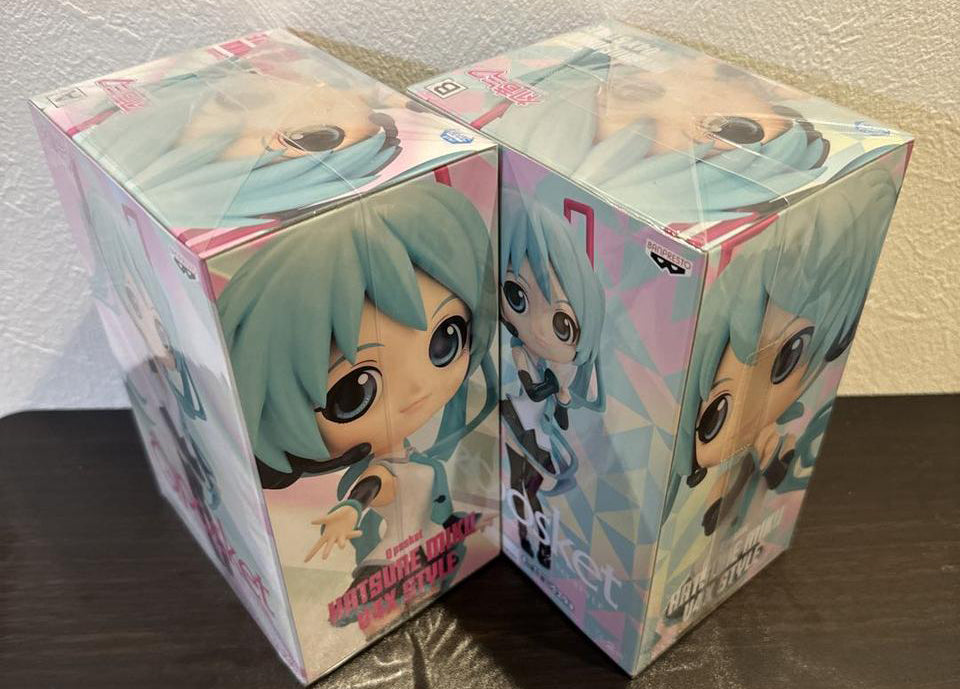 Q Posket V4X STYLE Hatsune Miku Figure Sale