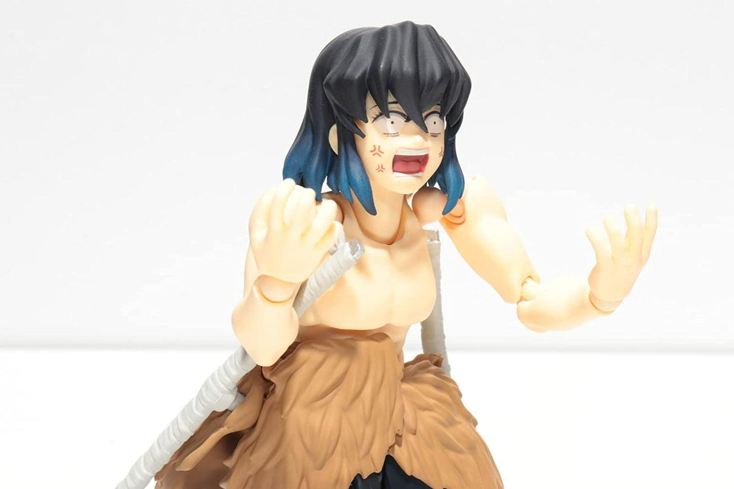 Inosuke Hashibira Figure Figma DX Edition