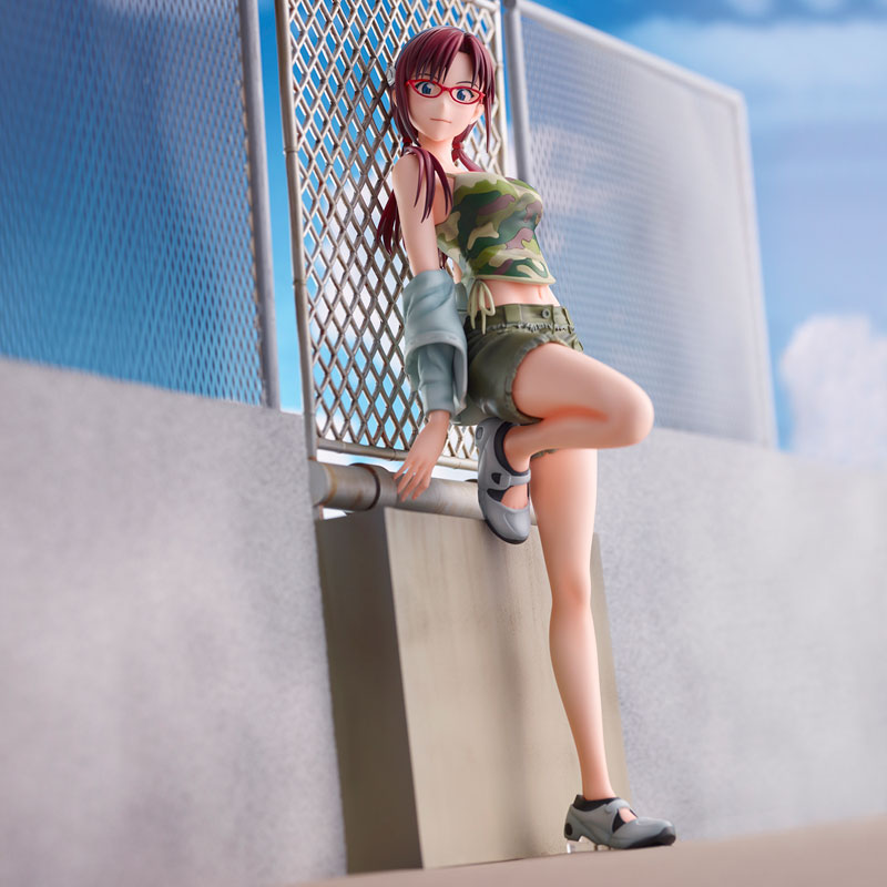 Union Creative Mari Makinami Figure