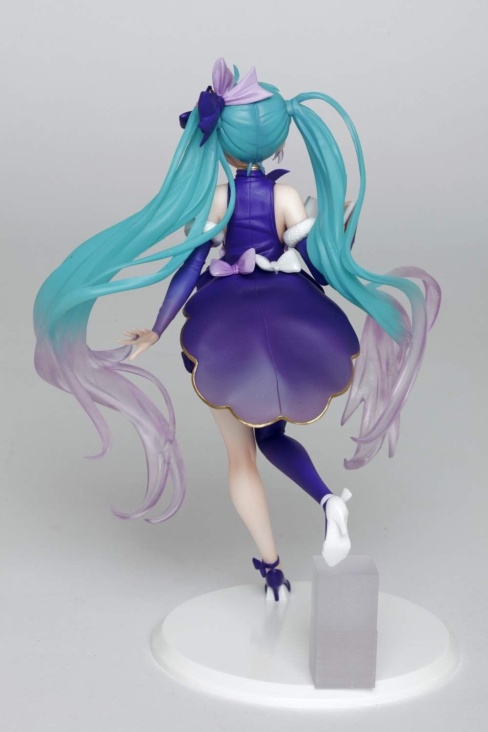 Hatsune Miku 3rd Season Winter ver. Figure Taito Hatsune Miku for Sale