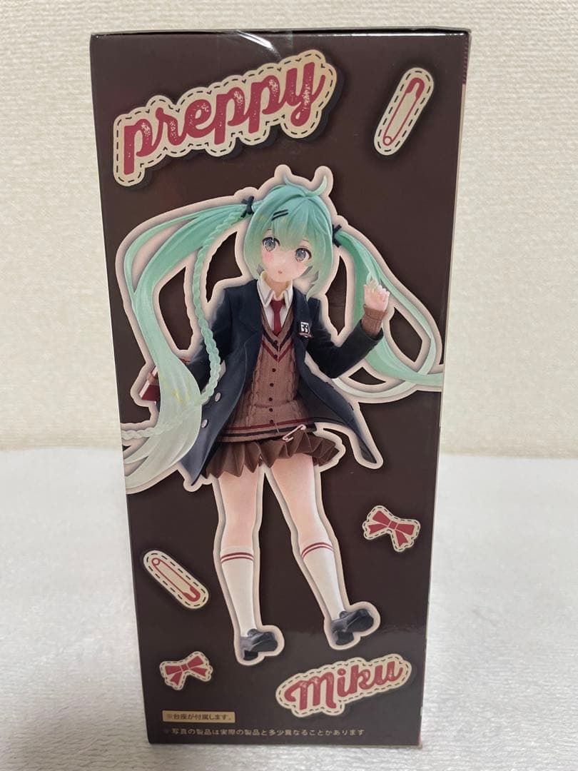 Taito Hatsune Miku Fashion Figure Preppy for Sale