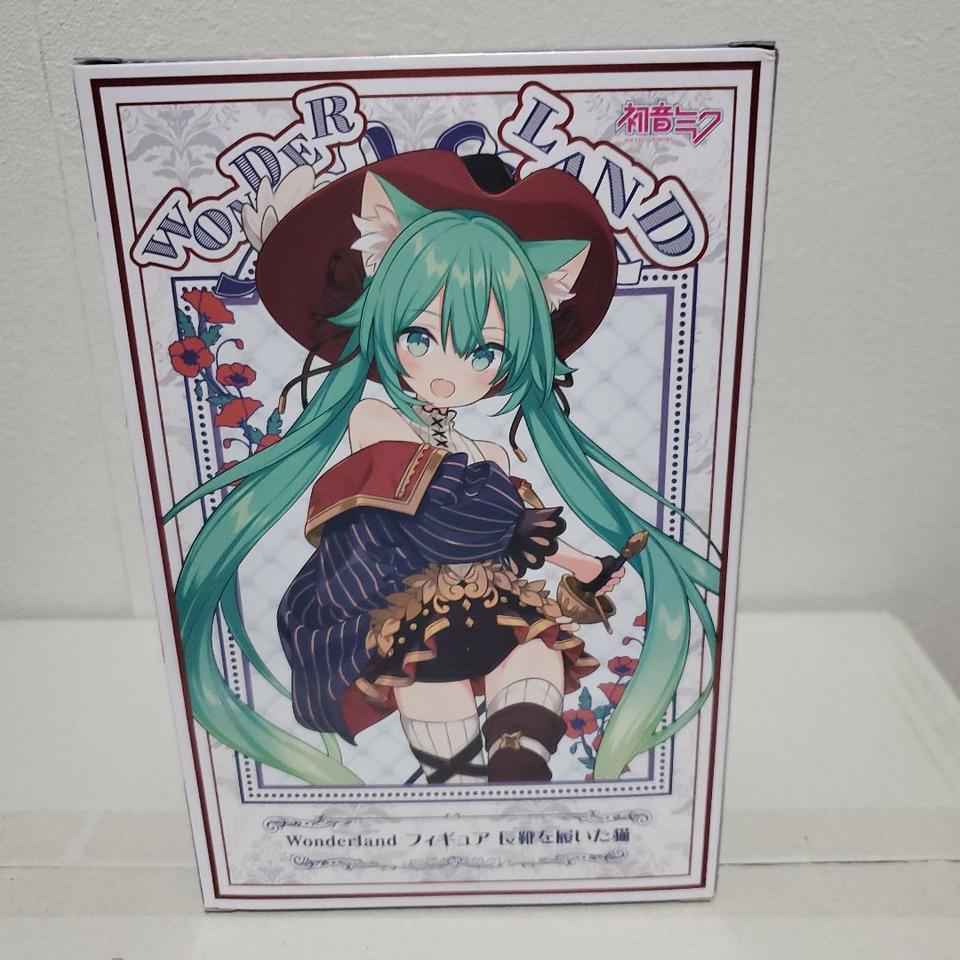 Taito Hatsune Miku Wonderland Figure Puss in Boots for Sale