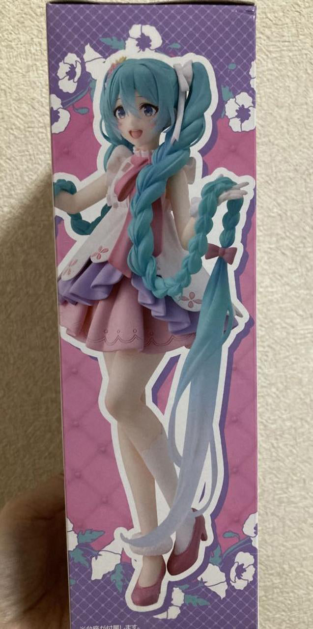 Hatsune Miku Wonderland Figure Rapunzel Taito Hatsune Miku for Sale