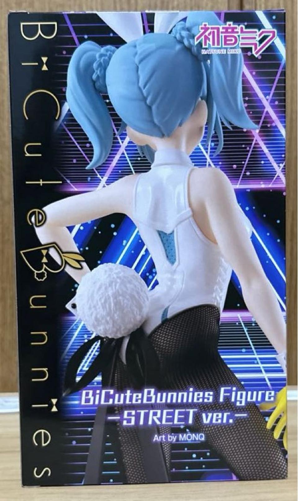 FuRyu Hatsune Miku BiCute Bunnies Figure Street ver. for Sale