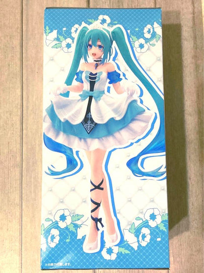 Taito Hatsune Miku Wonderland Figure Cinderella for Sale